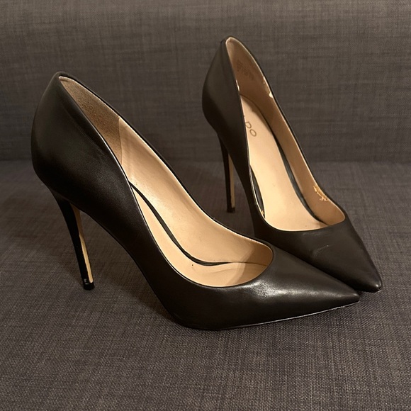 Aldo Black Pointed Toe Heels - Picture 1 of 7